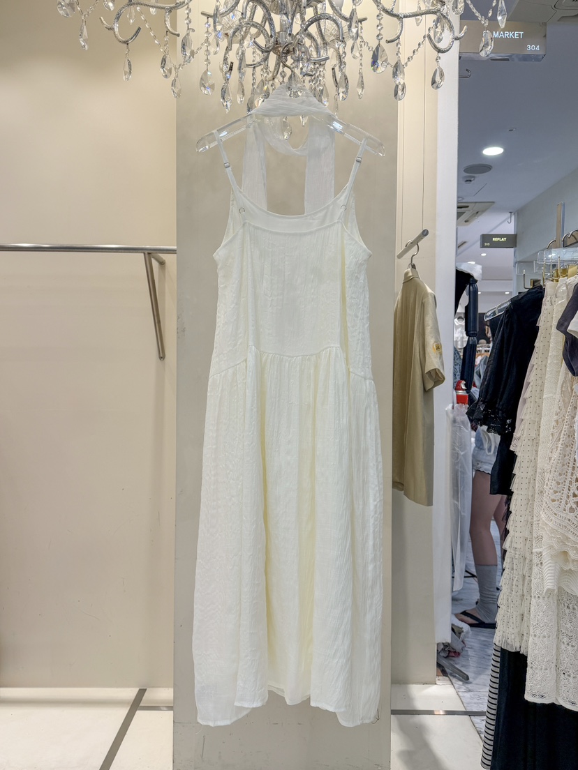 81 MARKET-L東大門實拍韓國女士新品人氣職業連衣裙含圍巾81 MARKET-L連衣裙