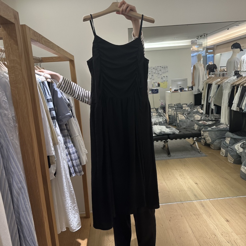 TIZZI東大門實拍韓國女裝新款26春夏人氣休閑26夏季連衣裙TIZZI連衣裙圖色2