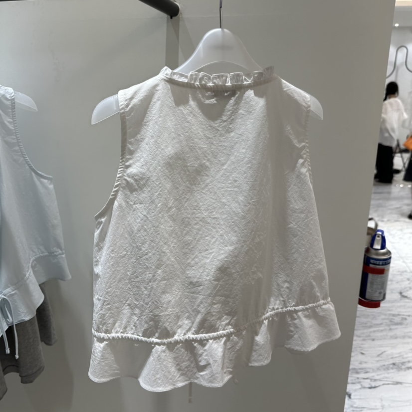 LOW MOMENT韓國東大門直郵女士新品人氣26春夏時尚吊帶背心LOW MOMENT吊帶/背心