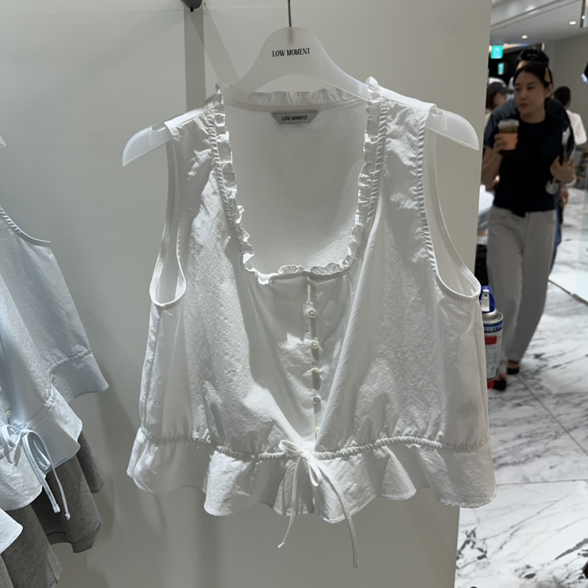 LOW MOMENT韓國東大門直郵女士新品人氣26春夏時尚吊帶背心LOW MOMENT吊帶/背心圖色1