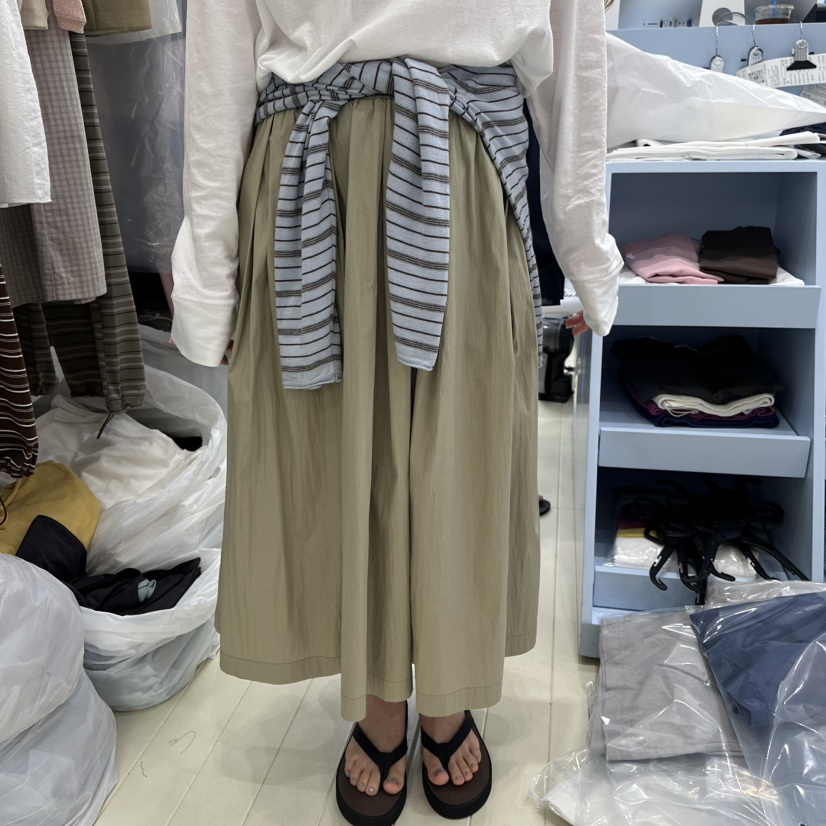 OURMOMENT韓國代購女士新品休閑26夏季時尚長裙不含屁簾褶皺OURMOMENT長裙圖色2