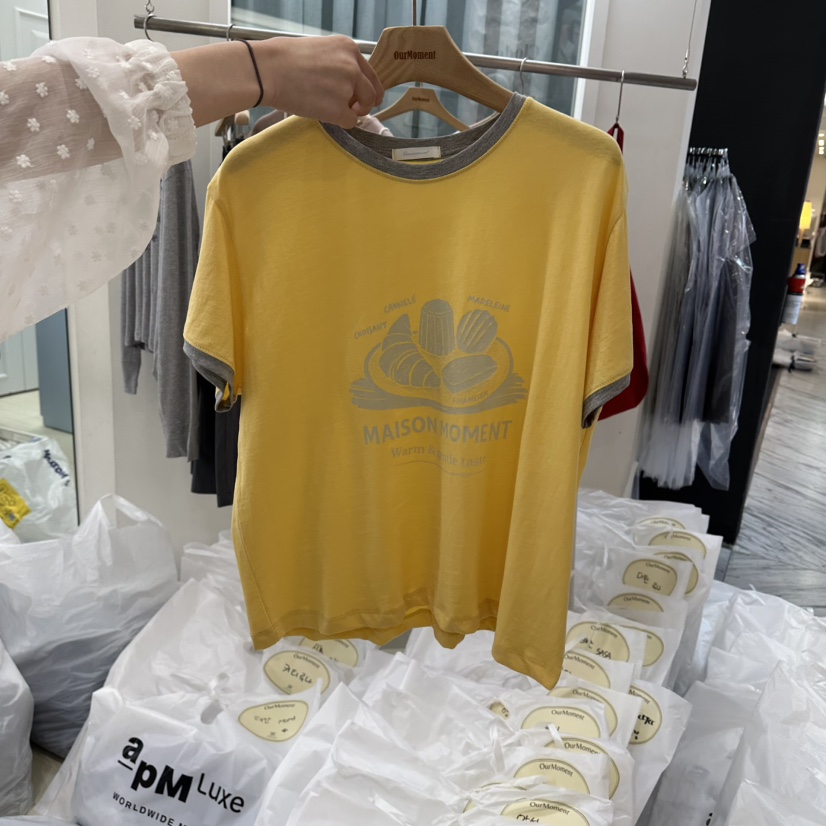 OURMOMENT韓國直郵實拍女裝新品人氣26春夏熱賣26夏季T恤OURMOMENTT恤圖色2
