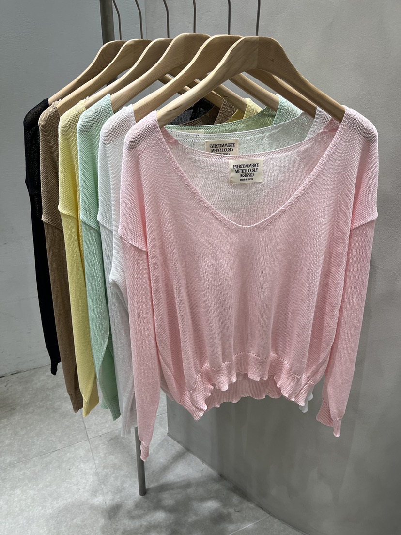 EVERCOMMERCE METICULOUSLY DESIGNED韓國東大門直郵女裝新款時尚針織衫EVERCOMMERCE METICULOUSLY DESIGNED針織衫
