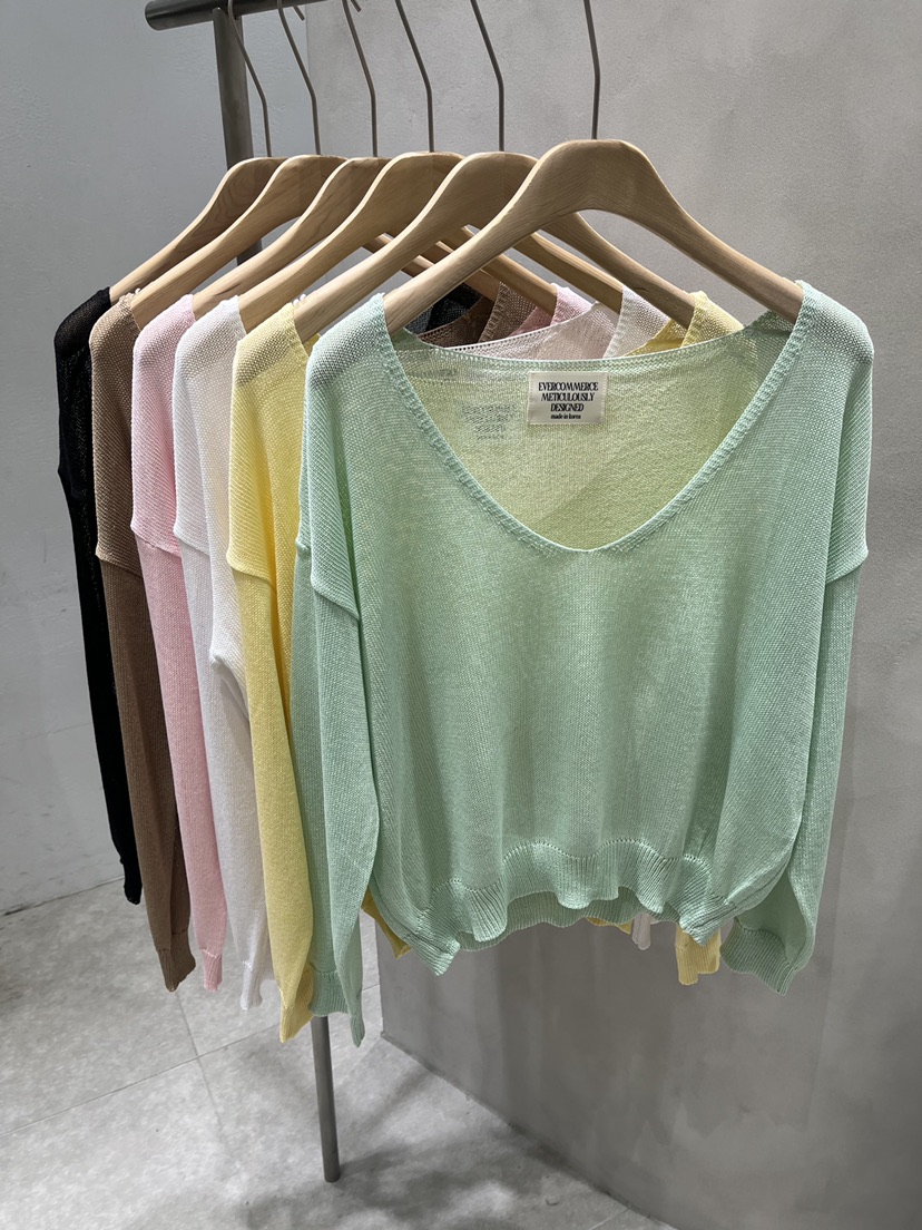 EVERCOMMERCE METICULOUSLY DESIGNED韓國東大門直郵女裝新款時尚針織衫EVERCOMMERCE METICULOUSLY DESIGNED針織衫
