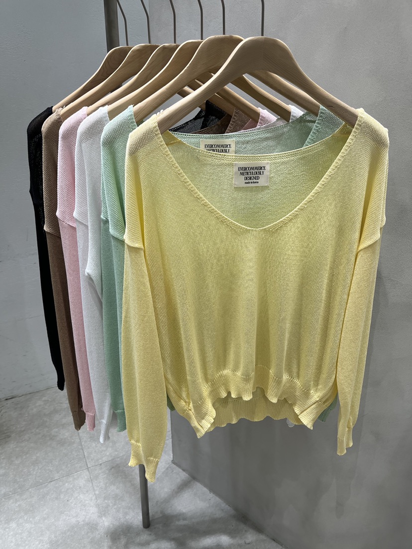 EVERCOMMERCE METICULOUSLY DESIGNED韓國東大門直郵女裝新款時尚針織衫EVERCOMMERCE METICULOUSLY DESIGNED針織衫