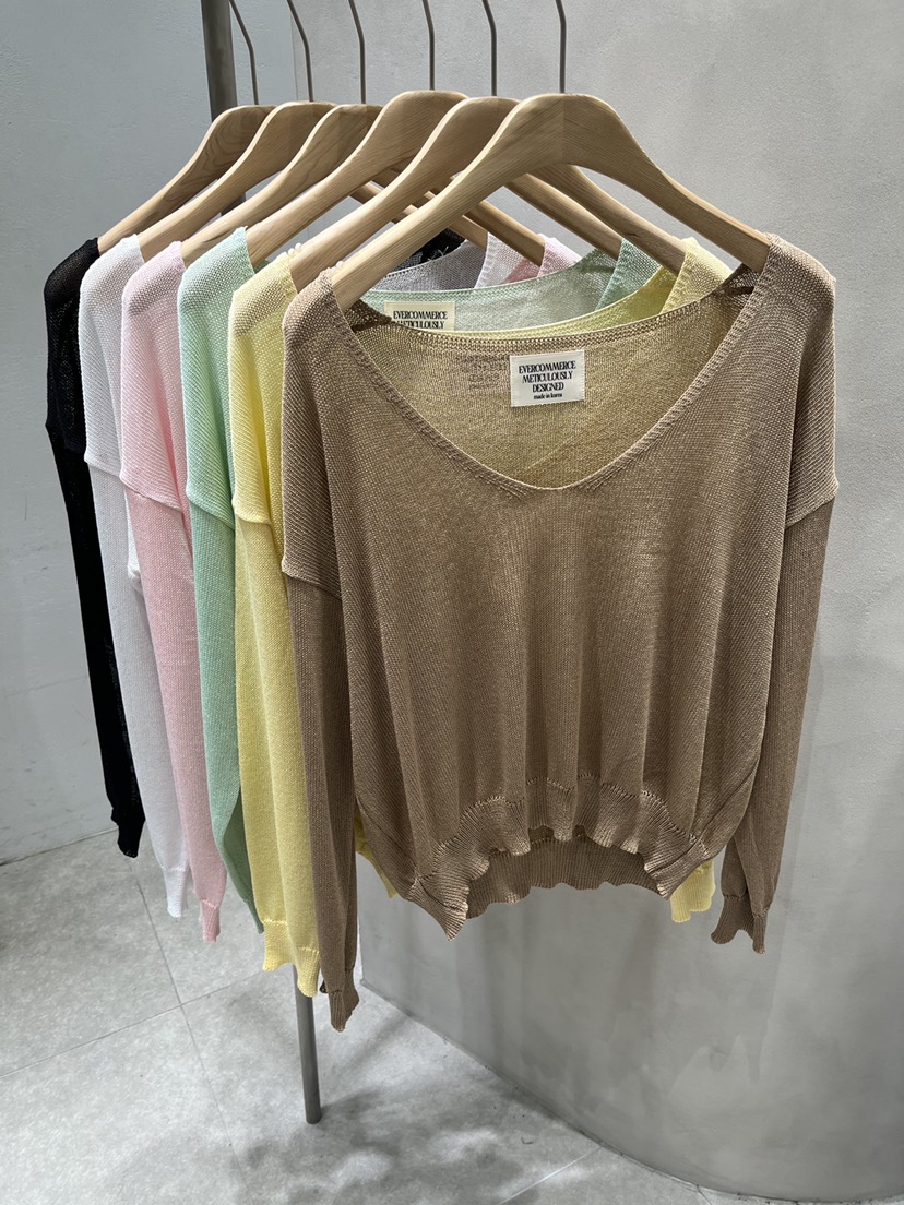 EVERCOMMERCE METICULOUSLY DESIGNED韓國東大門直郵女裝新款時尚針織衫EVERCOMMERCE METICULOUSLY DESIGNED針織衫