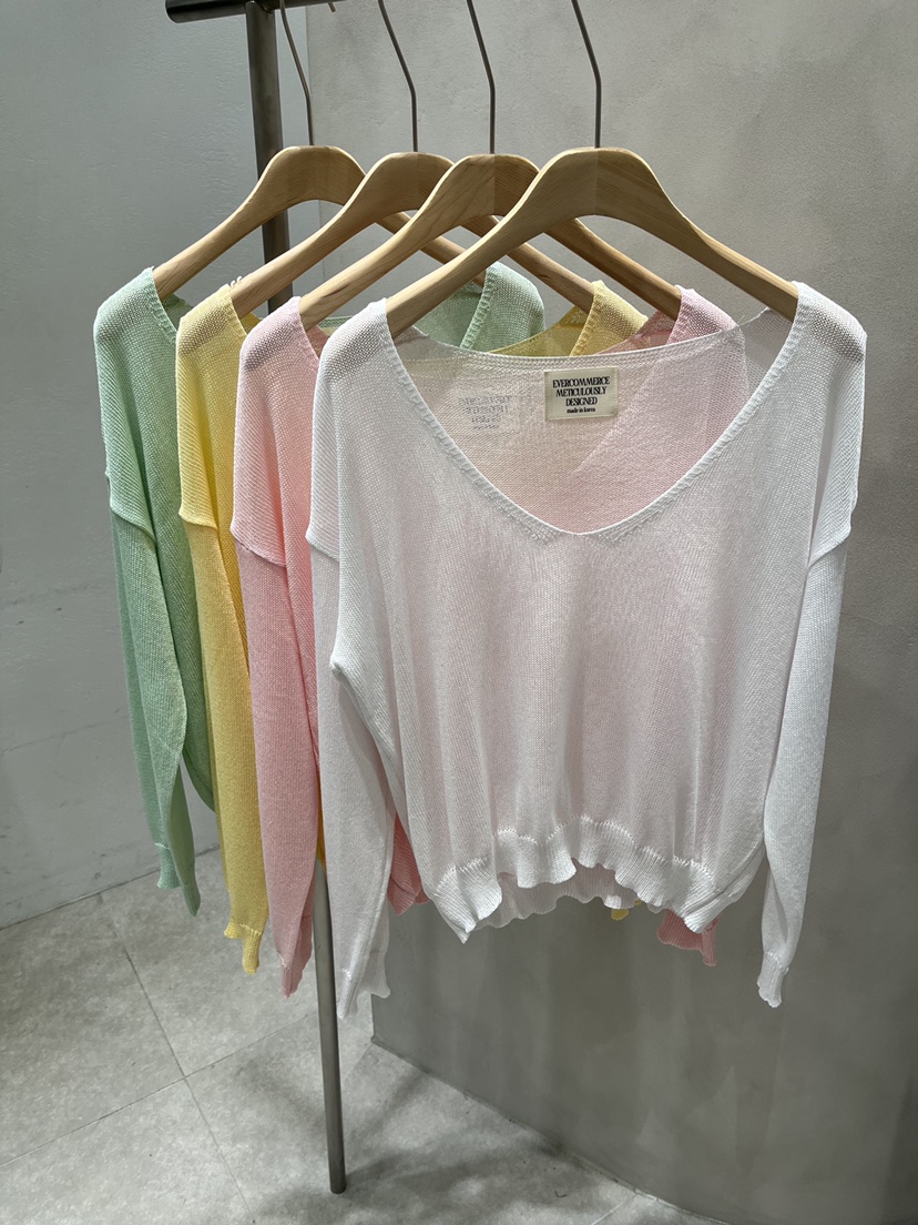 EVERCOMMERCE METICULOUSLY DESIGNED韓國東大門直郵女裝新款時尚針織衫EVERCOMMERCE METICULOUSLY DESIGNED針織衫