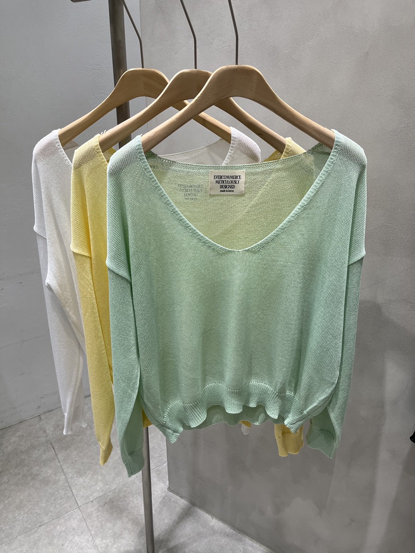 EVERCOMMERCE METICULOUSLY DESIGNED韓國東大門直郵女裝新款時尚針織衫EVERCOMMERCE METICULOUSLY DESIGNED針織衫