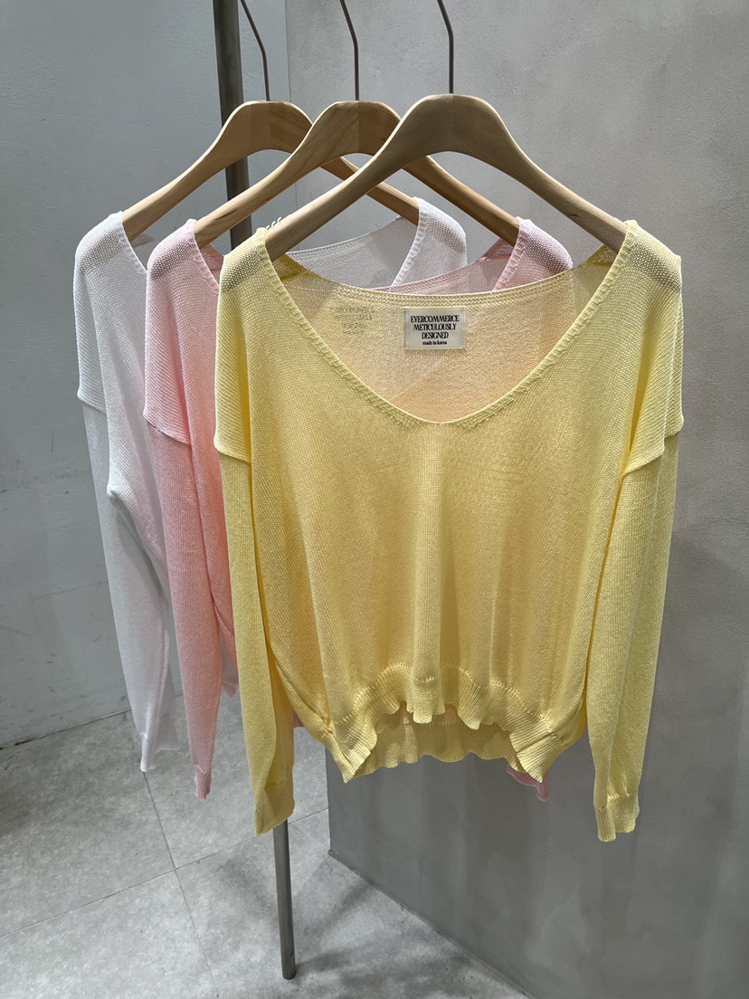 EVERCOMMERCE METICULOUSLY DESIGNED韓國東大門直郵女裝新款時尚針織衫EVERCOMMERCE METICULOUSLY DESIGNED針織衫