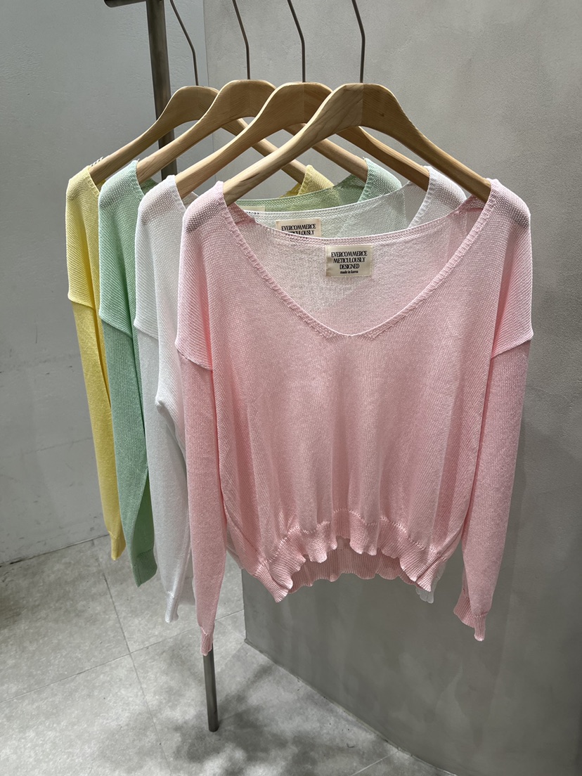 EVERCOMMERCE METICULOUSLY DESIGNED韓國東大門直郵女裝新款時尚針織衫EVERCOMMERCE METICULOUSLY DESIGNED針織衫