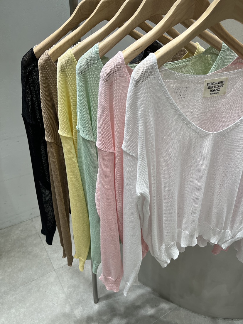 EVERCOMMERCE METICULOUSLY DESIGNED韓國東大門直郵女裝新款時尚針織衫EVERCOMMERCE METICULOUSLY DESIGNED針織衫