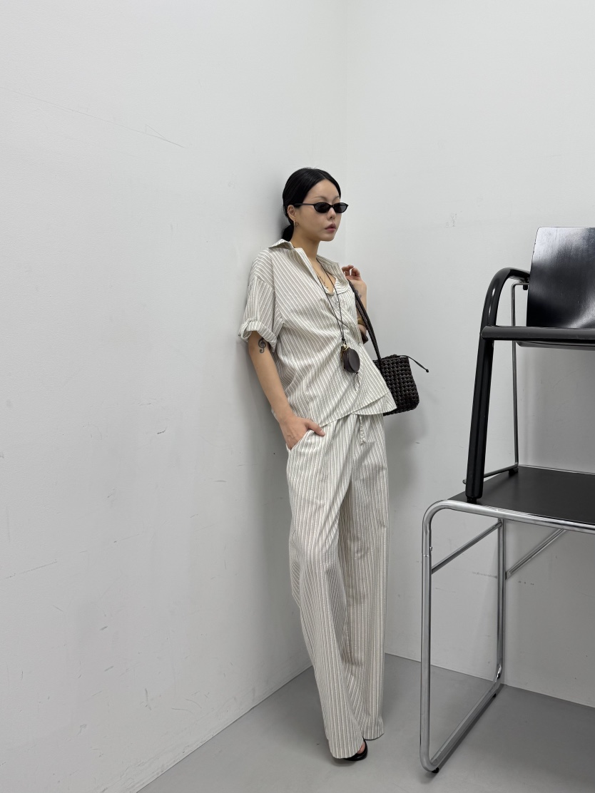LIMLIMLIM韓國直郵女士新款職業時尚襯衫蕾絲衫不含內搭SLIM LIM LIM襯衫/蕾絲衫