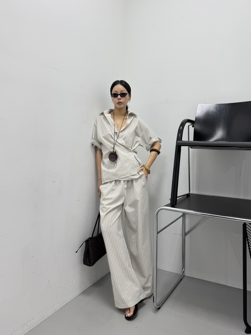 LIMLIMLIM韓國直郵女士新款職業時尚襯衫蕾絲衫不含內搭SLIM LIM LIM襯衫/蕾絲衫