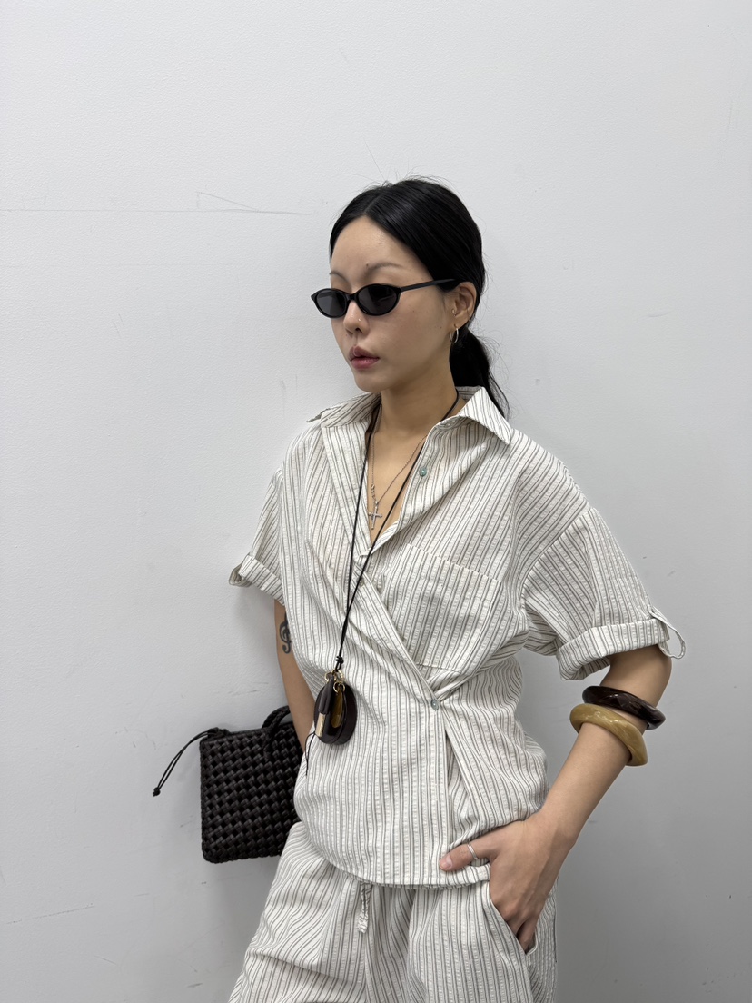 LIMLIMLIM韓國直郵女士新款職業時尚襯衫蕾絲衫不含內搭SLIM LIM LIM襯衫/蕾絲衫