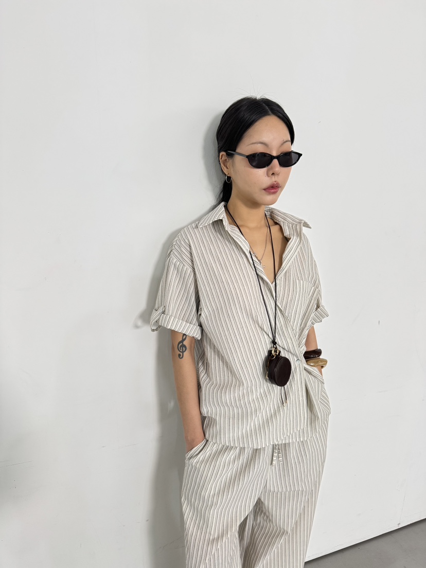 LIMLIMLIM韓國直郵女士新款職業時尚襯衫蕾絲衫不含內搭SLIM LIM LIM襯衫/蕾絲衫