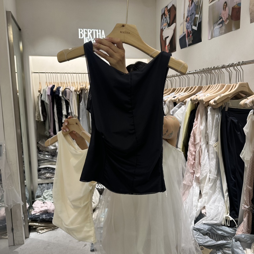 BERTHA韓國直郵實拍女士新品熱賣26夏季吊帶背心不對稱透視BERTHA吊帶/背心圖色2
