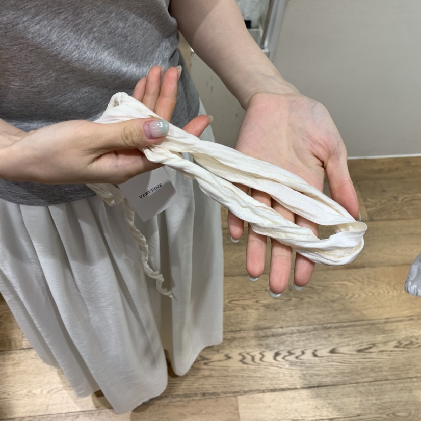 VERVEINE韓國直郵女裝新款26春夏推薦熱賣圍巾披肩褶皺圍巾VERVEINE圍巾/披肩圖色1