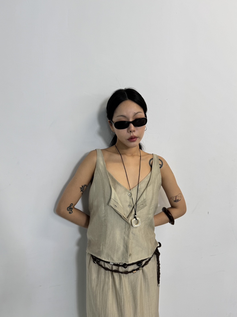 LIMLIMLIM韓國東大門直郵女裝新品時尚熱賣推薦吊帶背心BLLIM LIM LIM吊帶/背心