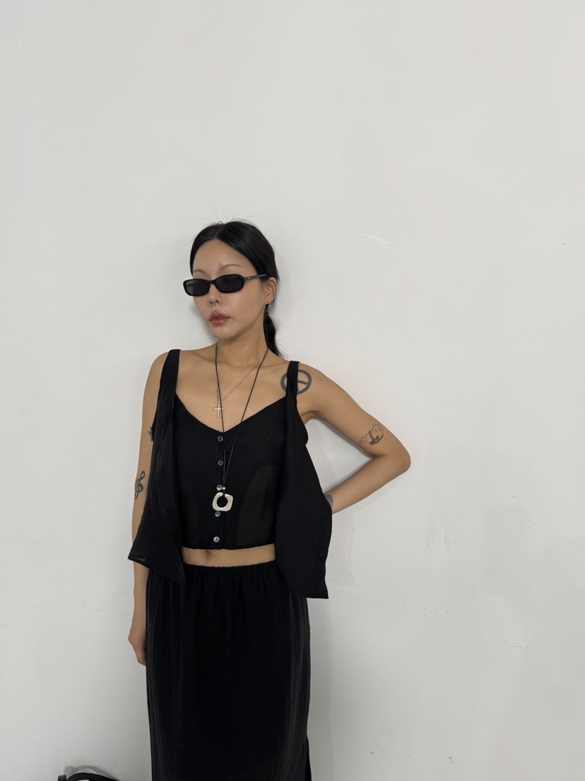 LIMLIMLIM韓國東大門直郵女裝新品時尚熱賣推薦吊帶背心BLLIM LIM LIM吊帶/背心