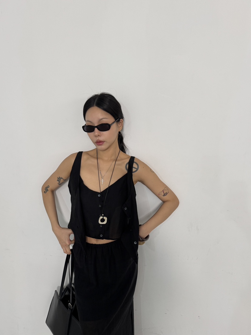 LIMLIMLIM韓國東大門直郵女裝新品時尚熱賣推薦吊帶背心BLLIM LIM LIM吊帶/背心