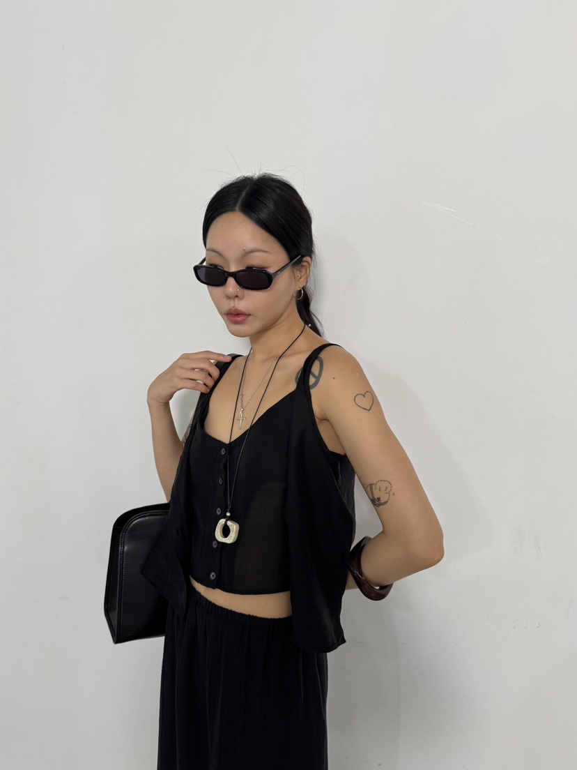 LIMLIMLIM韓國東大門直郵女裝新品時尚熱賣推薦吊帶背心BLLIM LIM LIM吊帶/背心