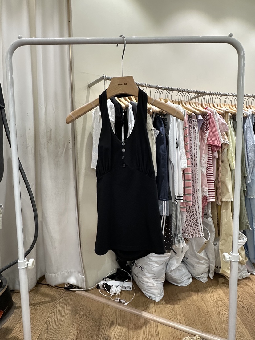 AUVERFIT韓國直郵女裝新品推薦休閑職業26春夏吊帶背心褶皺SAUVERFIT吊帶/背心圖色2