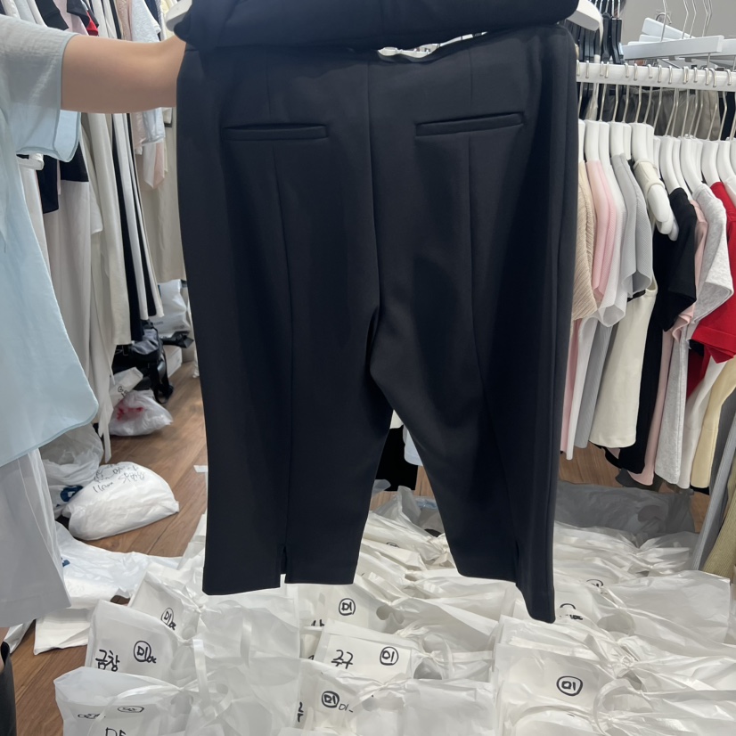 UNDERSTANDING韓國直郵女裝新品時尚職業人氣熱賣短褲開衩UNDERSTANDING短褲