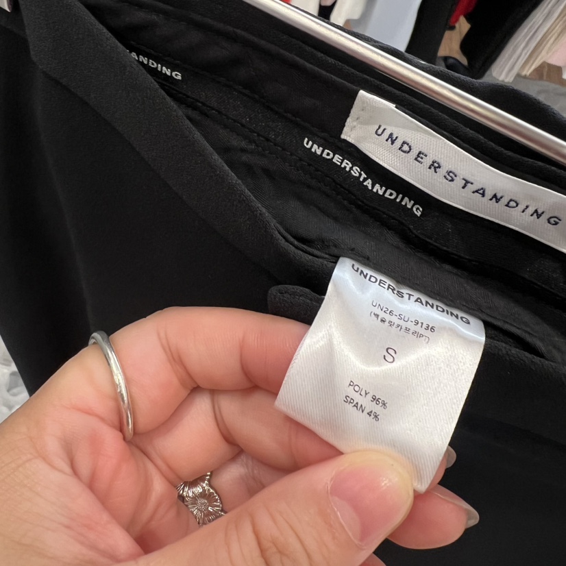 UNDERSTANDING韓國直郵女裝新品時尚職業人氣熱賣短褲開衩UNDERSTANDING短褲