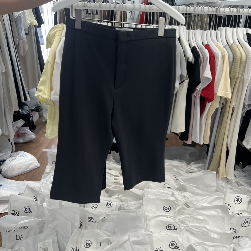 UNDERSTANDING韓國直郵女裝新品時尚職業人氣熱賣短褲開衩UNDERSTANDING短褲圖色1