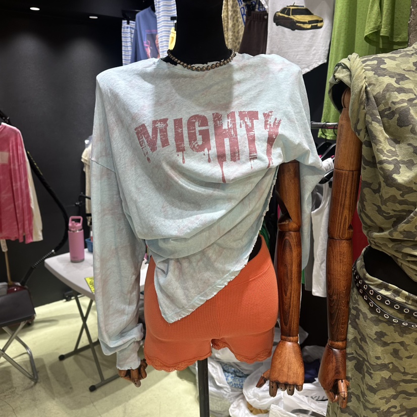 CHAVI韓國直郵實拍女士新品時尚推薦熱賣26春夏26夏季長袖T恤CHAVI長袖T恤