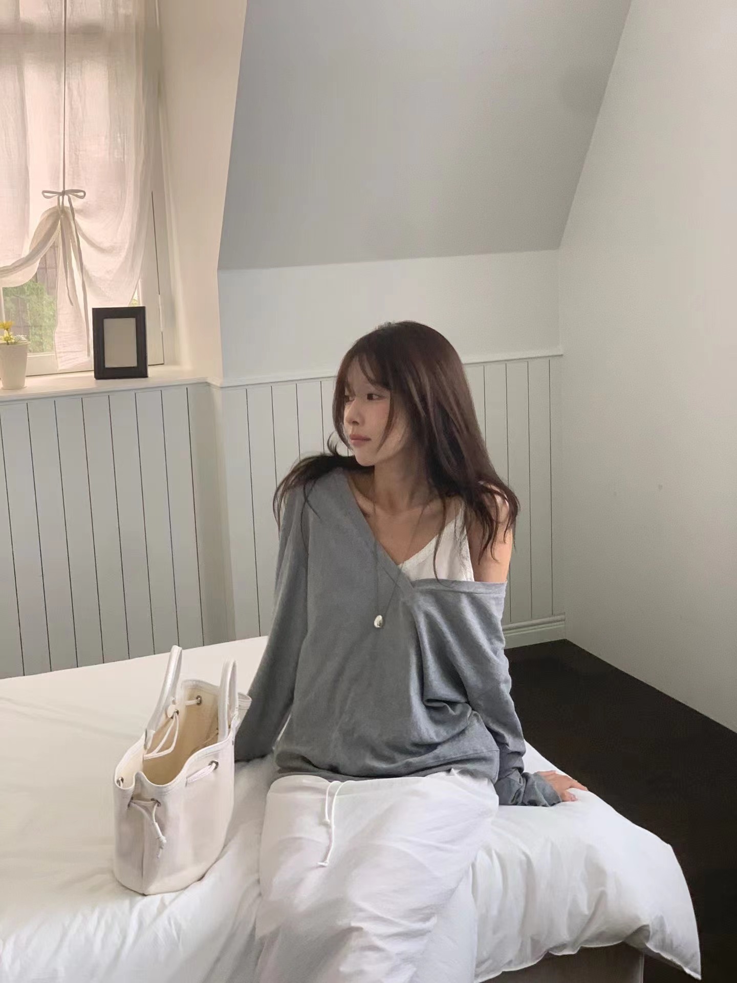 MIELLE-미엘르-OT韓國直郵女士新品休閑長袖T恤不含內搭V領深VMIELLE-2件起長袖T恤圖色2