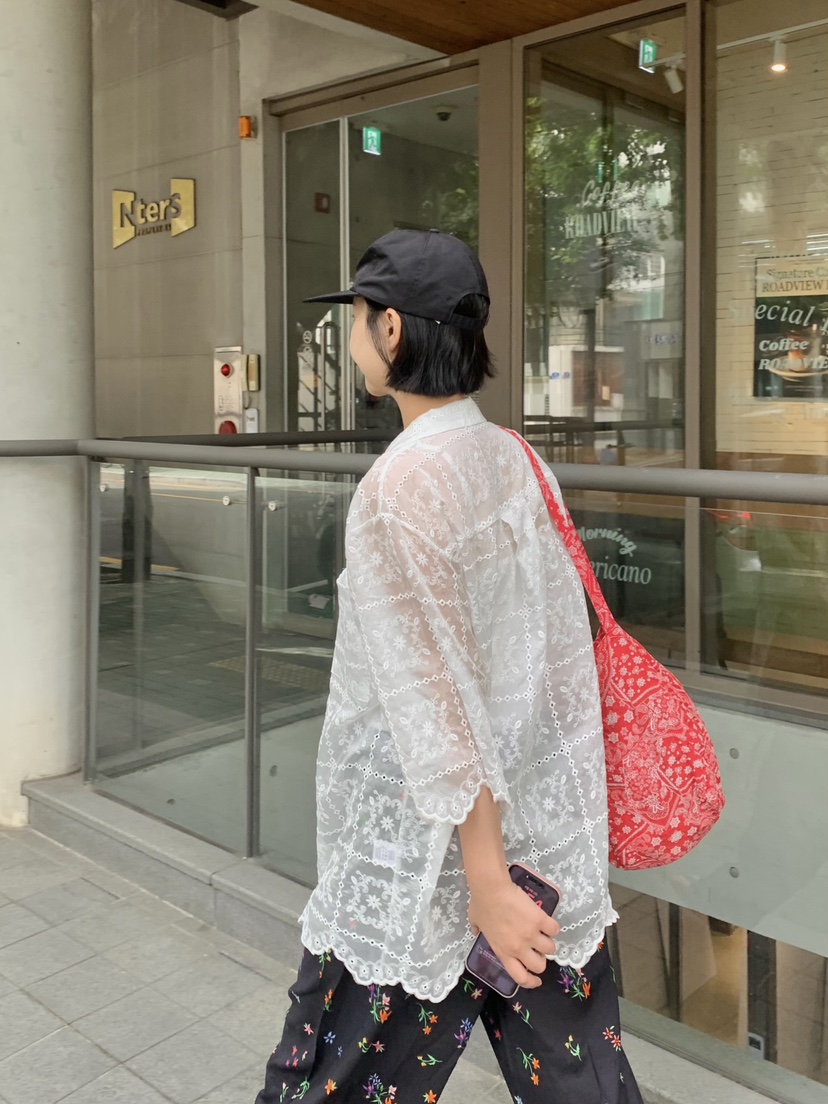 THE LINE-Q東大門實拍韓國女士新款休閑襯衫蕾絲衫天絲刺繡THE LINE-Q襯衫/蕾絲衫