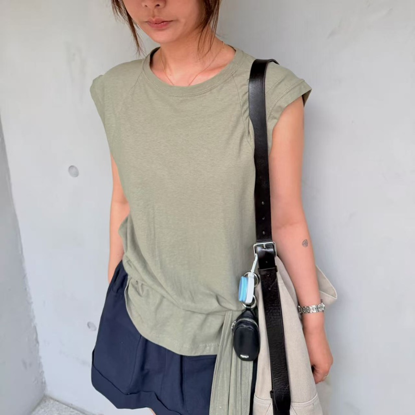 OLI SEOUL東大門實拍韓國女裝新品人氣職業推薦26春夏T恤OLI SEOULT恤