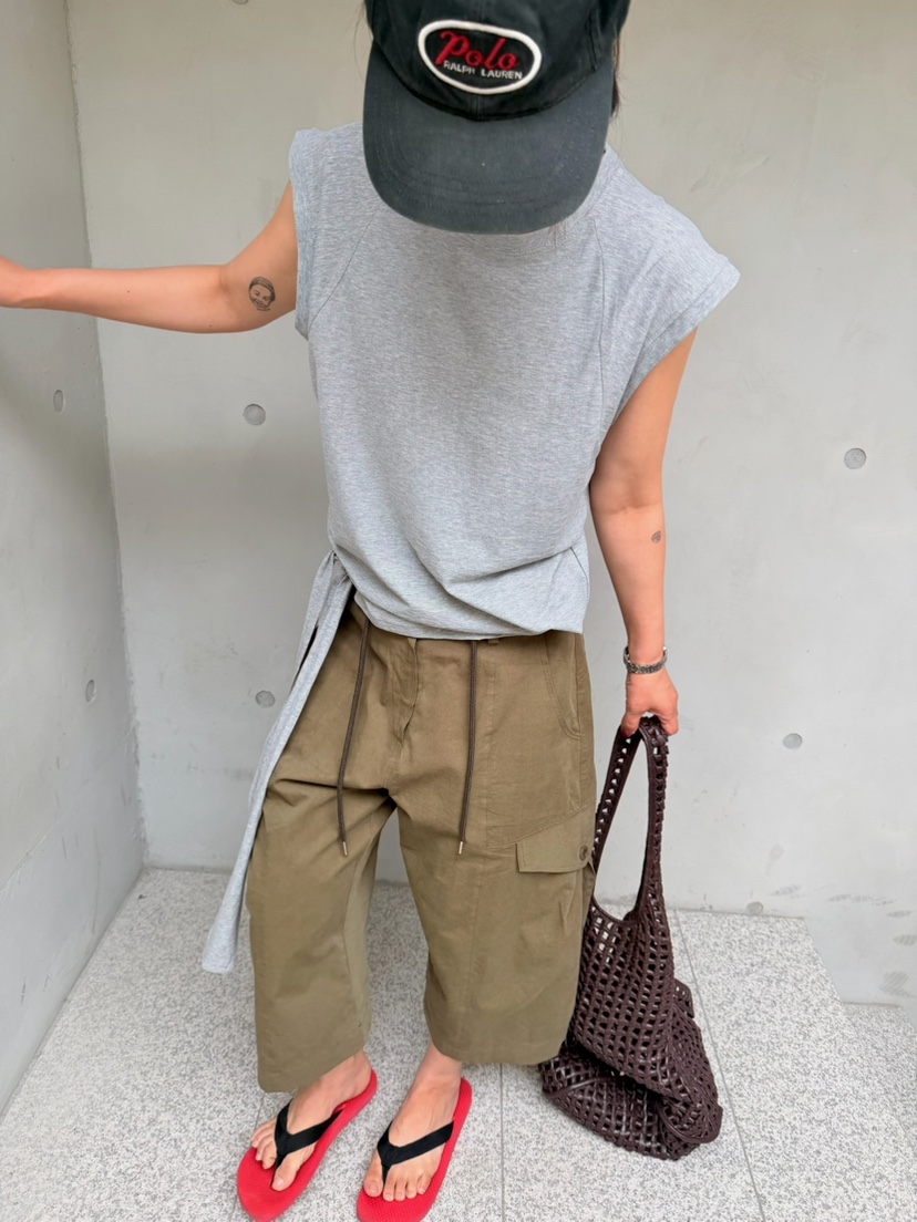 OLI SEOUL東大門實拍韓國女裝新品人氣職業推薦26春夏T恤OLI SEOULT恤