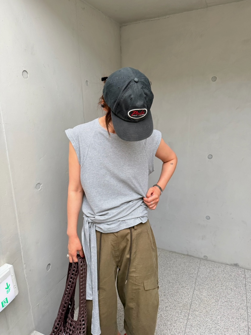 OLI SEOUL東大門實拍韓國女裝新品人氣職業推薦26春夏T恤OLI SEOULT恤