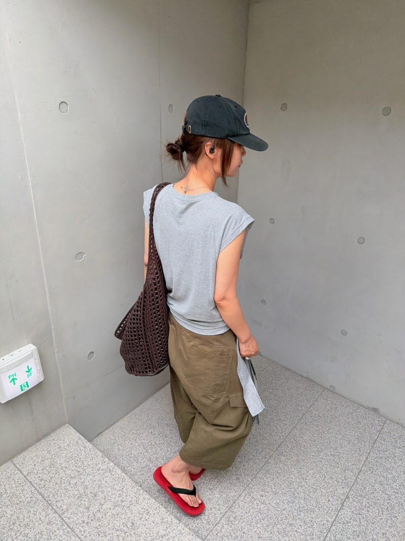 OLI SEOUL東大門實拍韓國女裝新品人氣職業推薦26春夏T恤OLI SEOULT恤