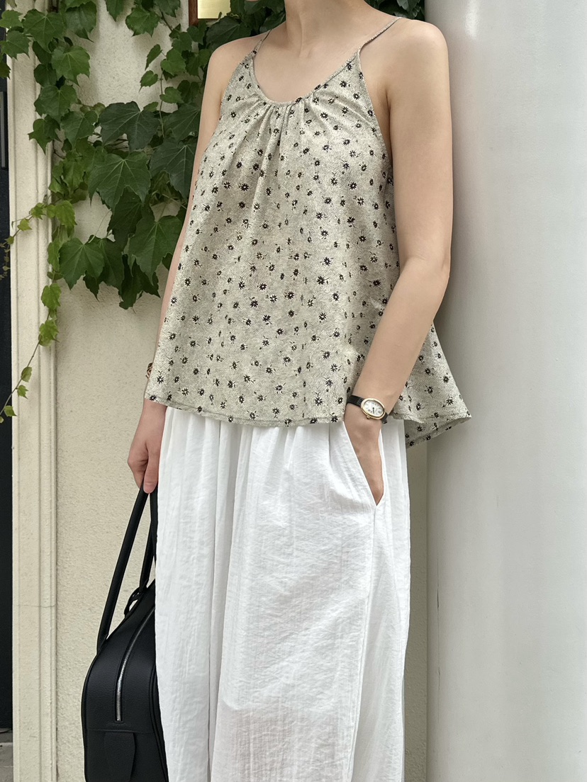 LE VASE韓國東大門直郵女士新品推薦熱賣26夏季吊帶背心LE VASE吊帶/背心