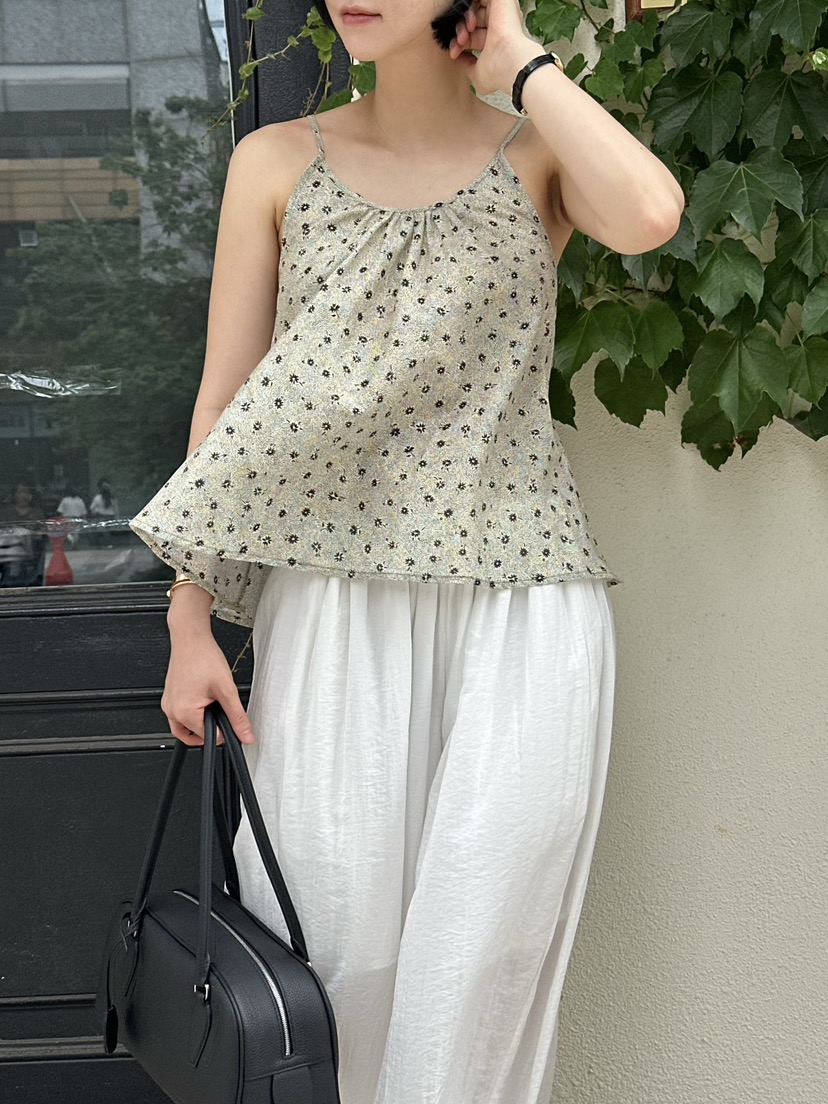 LE VASE韓國東大門直郵女士新品推薦熱賣26夏季吊帶背心LE VASE吊帶/背心