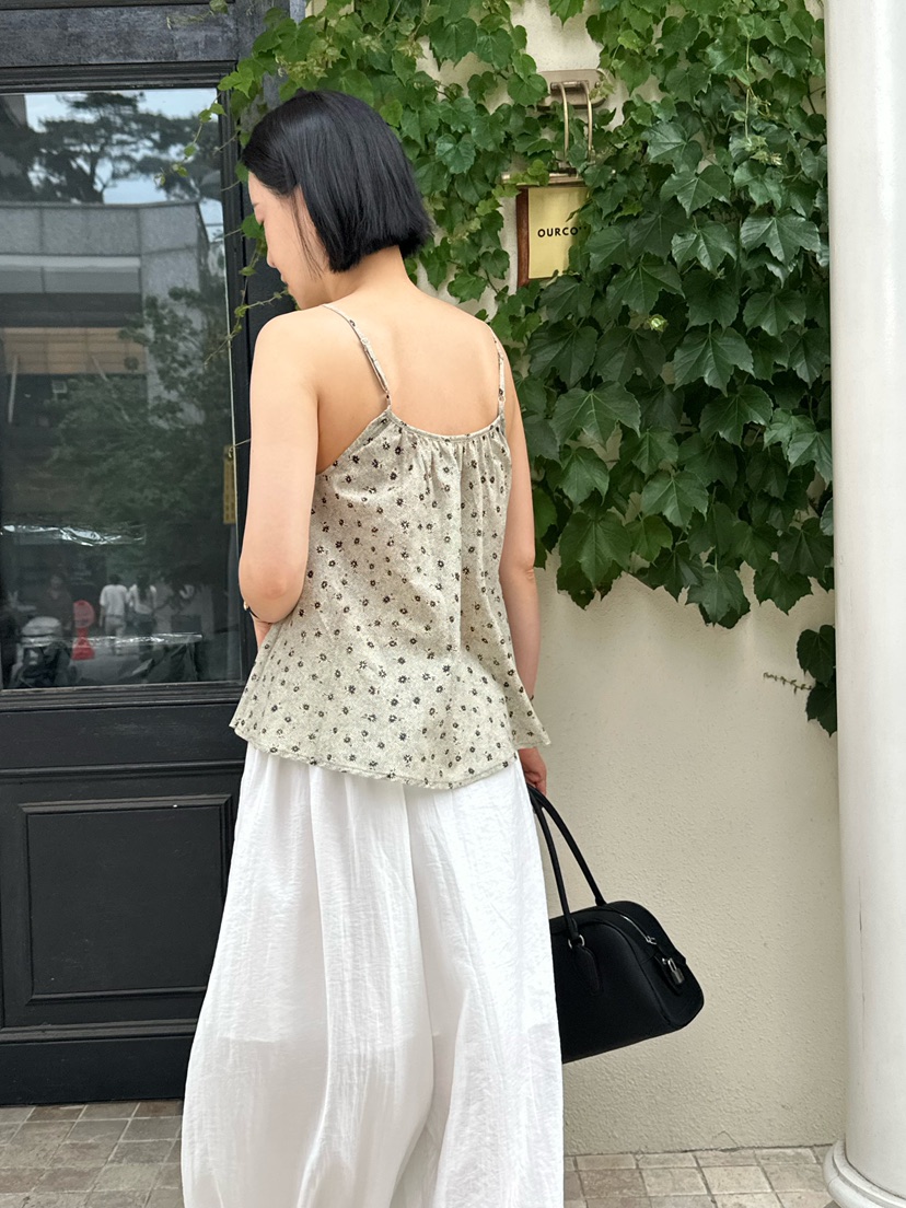 LE VASE韓國東大門直郵女士新品推薦熱賣26夏季吊帶背心LE VASE吊帶/背心