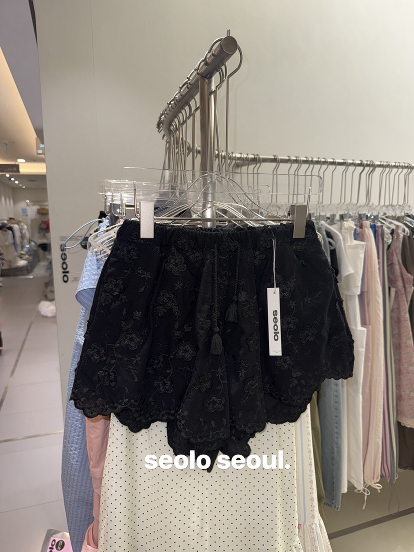 SEOLO韓國直郵實拍女裝新款26夏季人氣時尚26春夏短褲蕾絲Seolo seoul短褲圖色2