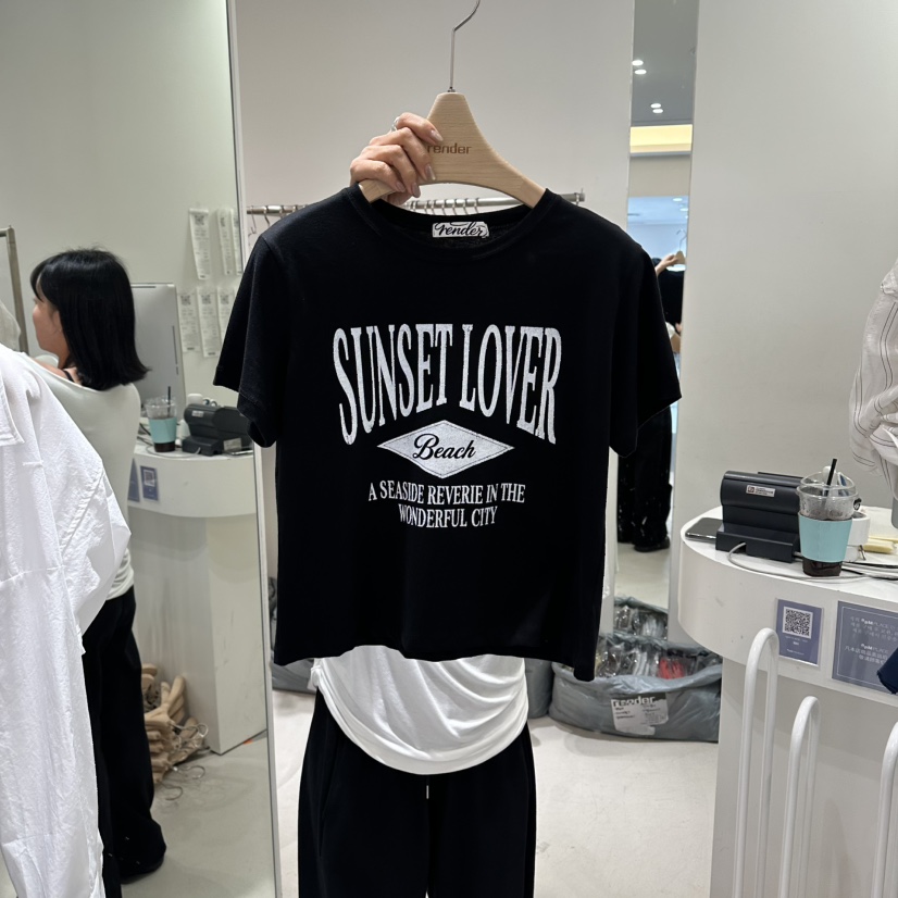 RENDER韓國直郵女裝新品休閑人氣時尚熱賣推薦職業26夏季T恤RENDERT恤圖色2
