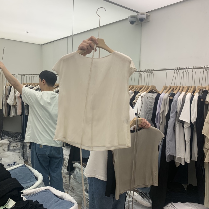 MOI-A韓國代購女裝新款職業26夏季襯衫蕾絲衫含繩褶皺無袖MOI-A襯衫/蕾絲衫圖色1