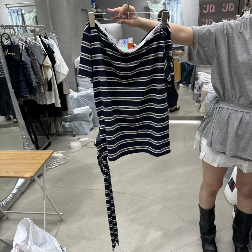 JUDYQUE韓國直郵實拍女裝新款熱賣推薦26春夏時尚T恤不對稱JUDYQUET恤圖色2