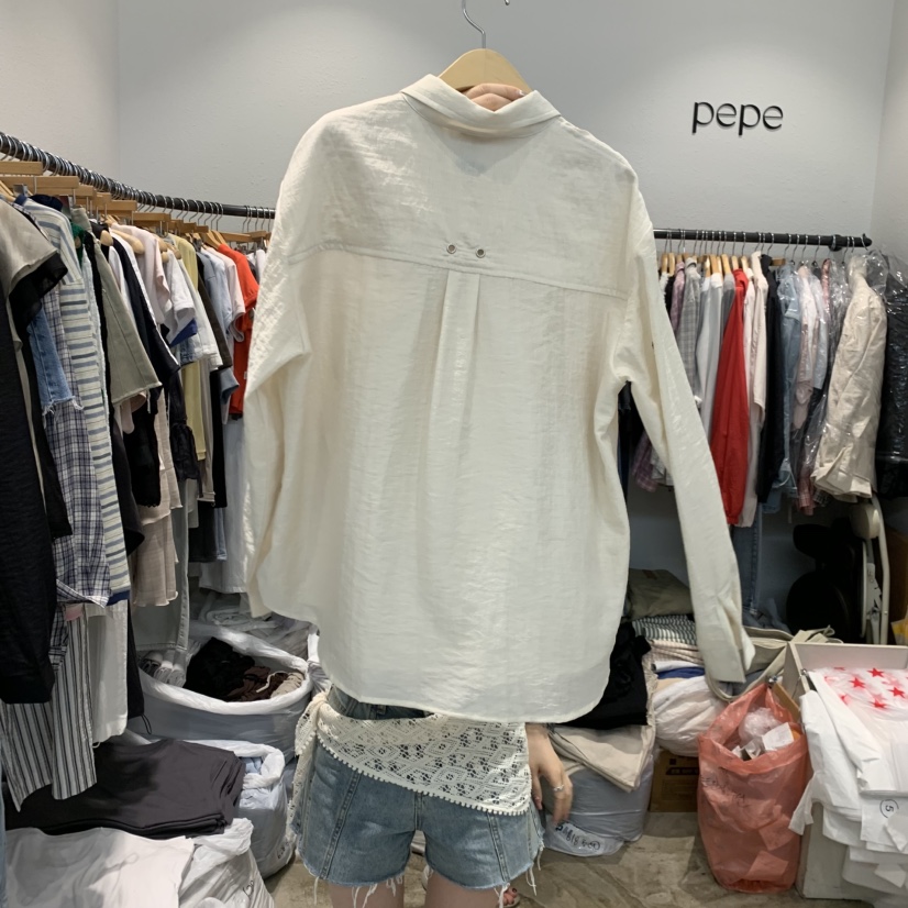 ALMOND PEPE韓國直郵女士新款人氣時尚職業襯衫蕾絲衫孔眼ALMOND PEPE襯衫/蕾絲衫