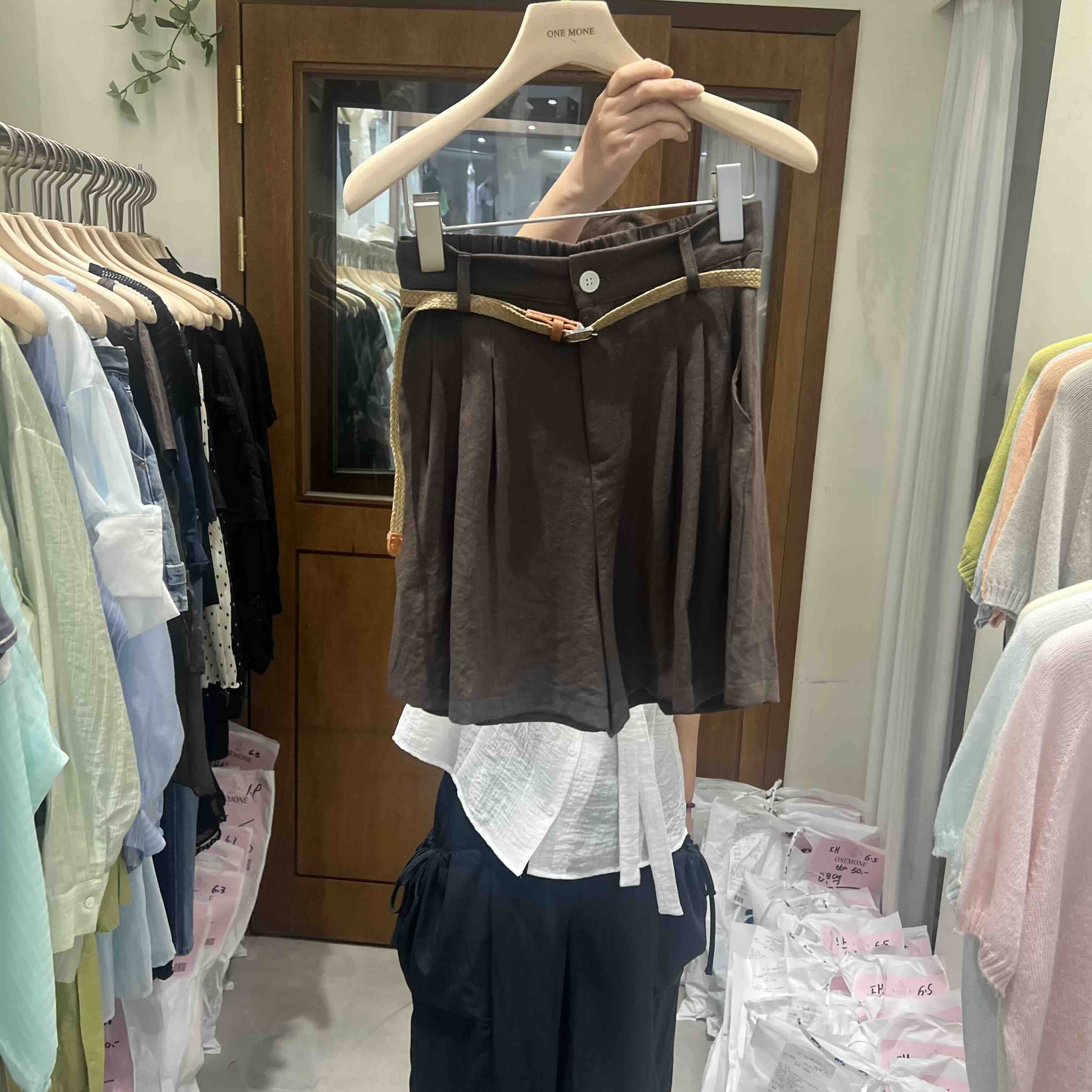 ONE MONE韓國代購女裝新款時尚26春夏職業休閑短褲不含腰帶ONE MONE短褲圖色2