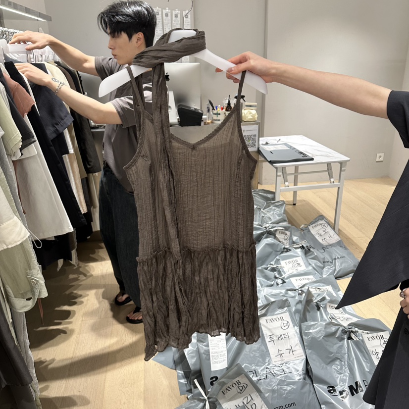 FAVOR-P韓國直郵實拍女裝新款熱賣推薦休閑連衣裙含圍巾FAVOR-P連衣裙圖色2