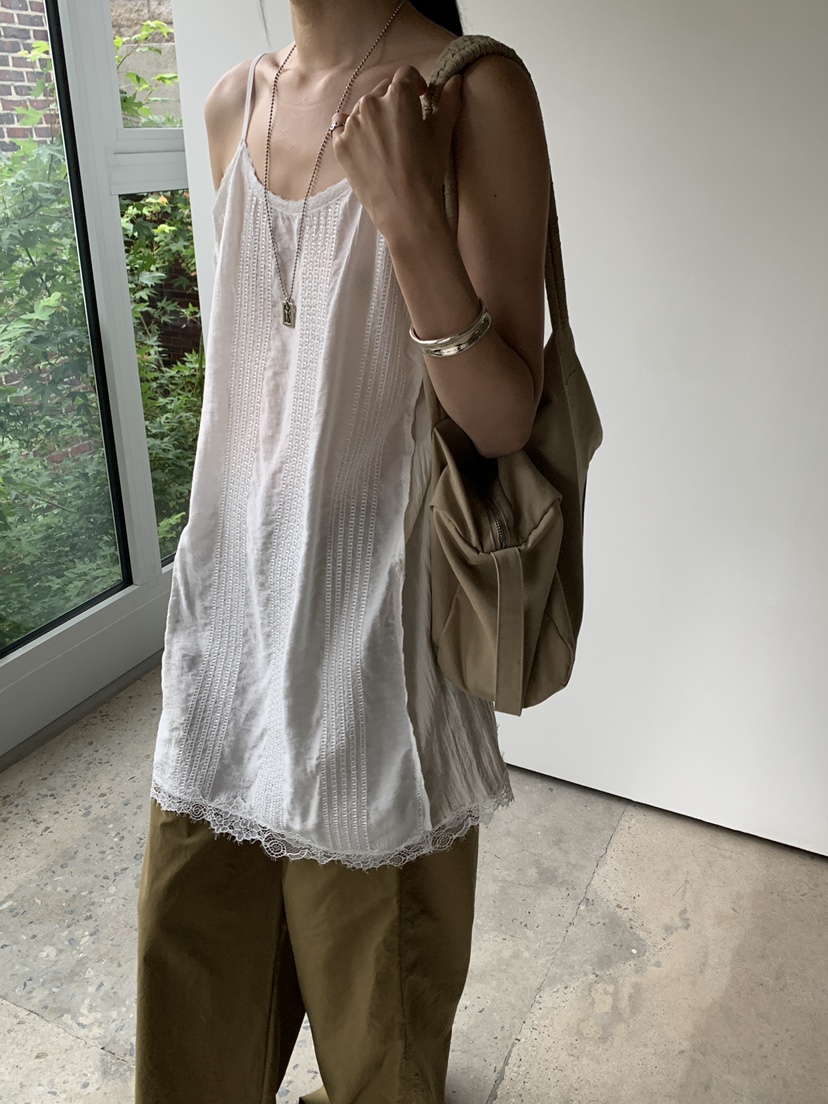 B_GARDER韓國代購女士新品時尚熱賣推薦人氣連衣裙刺繡繡花B.GARDER連衣裙