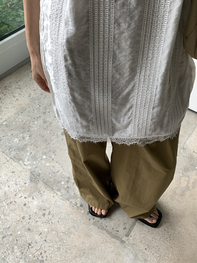 B_GARDER韓國代購女士新品時尚熱賣推薦人氣連衣裙刺繡繡花B.GARDER連衣裙
