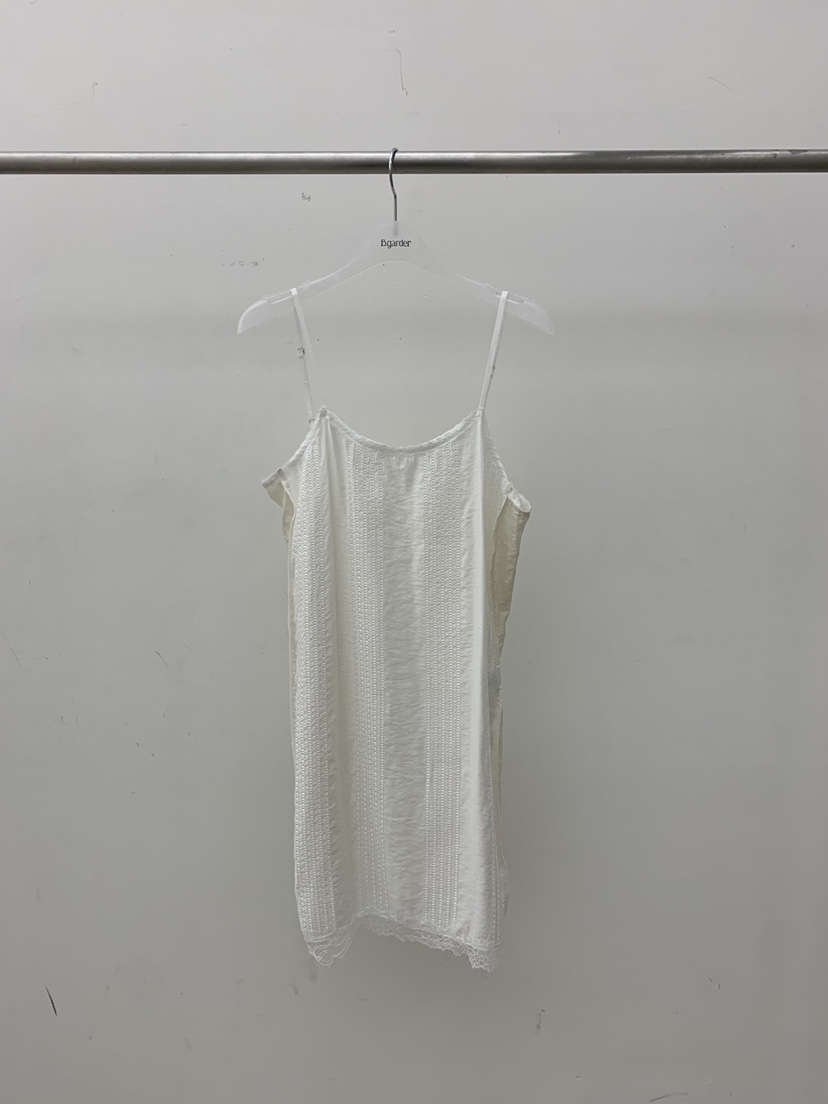B_GARDER韓國代購女士新品時尚熱賣推薦人氣連衣裙刺繡繡花B.GARDER連衣裙圖色1