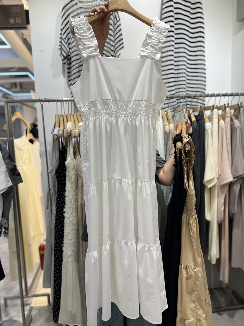 OLA韓國直郵女裝新品時尚休閑推薦26夏季熱賣人氣連衣裙OPSmellor/OLA連衣裙圖色1